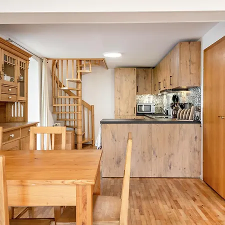 Maisonette 5 דירה *